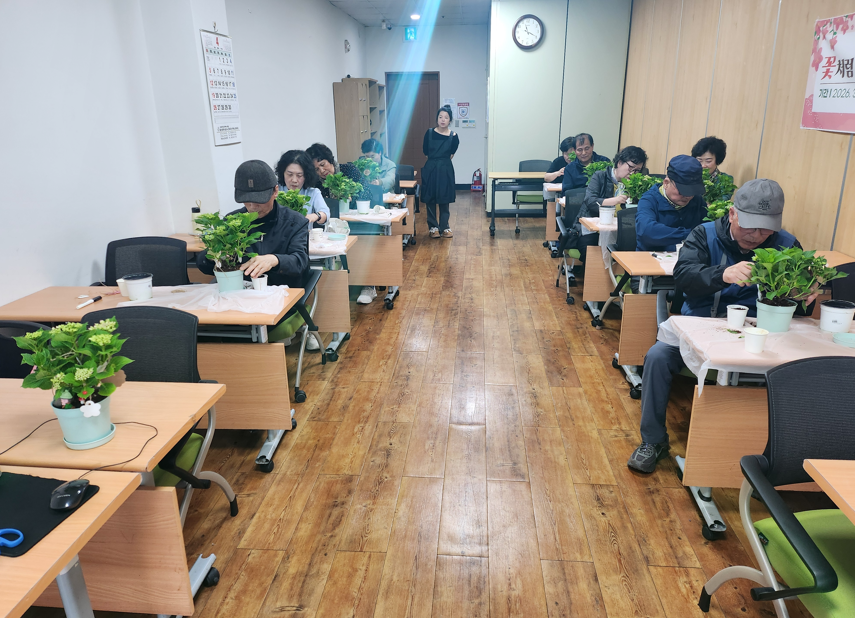 대인관계 증진 프로그램 "꽃처럼 향기처럼 다시 피어나는 나" 5회기 실시